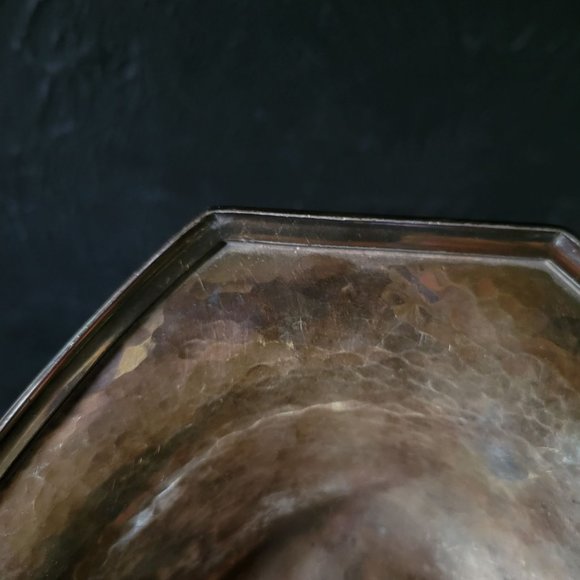 Antique SHM Simpson Hall Miller & Co Hammered Silverplate Dish, Monogrammed - Picture 5 of 8